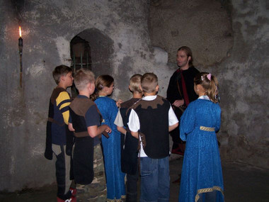 Als Ritter und Burgfräulein verkleidet, feierst du deinen Geburtstag mit Freunden auf der Albrechtsburg.